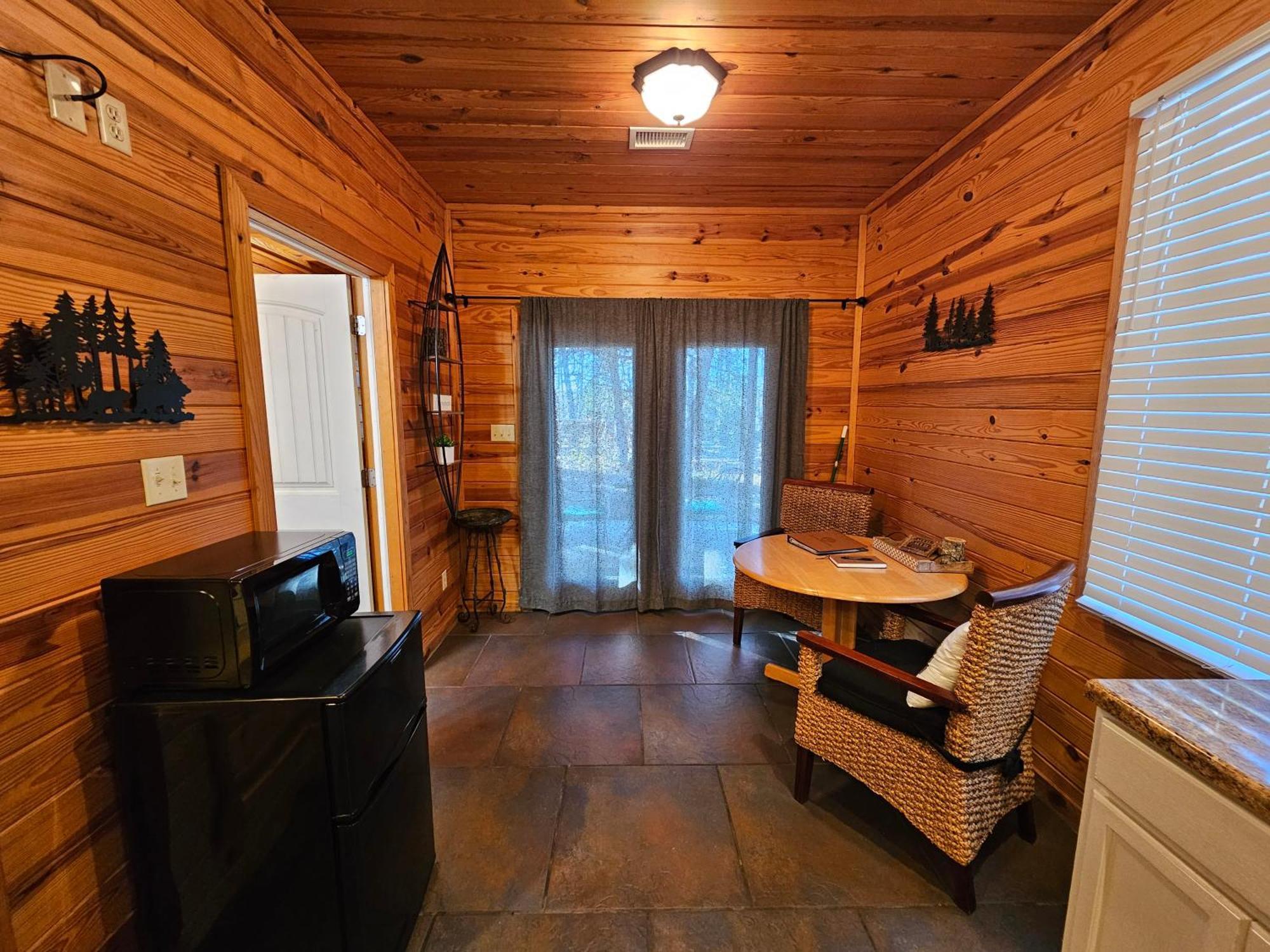 5 Min To Beaver Lake-King Bed-Fire Pit-Jetted Tub #1 유레카 스프링스 외부 사진